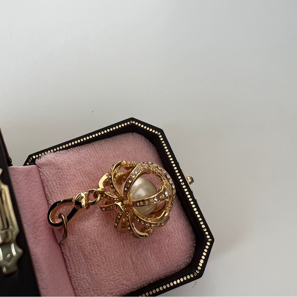 NWT Juicy Couture Gold Crown With Pearl Charm - Picture 9 of 9